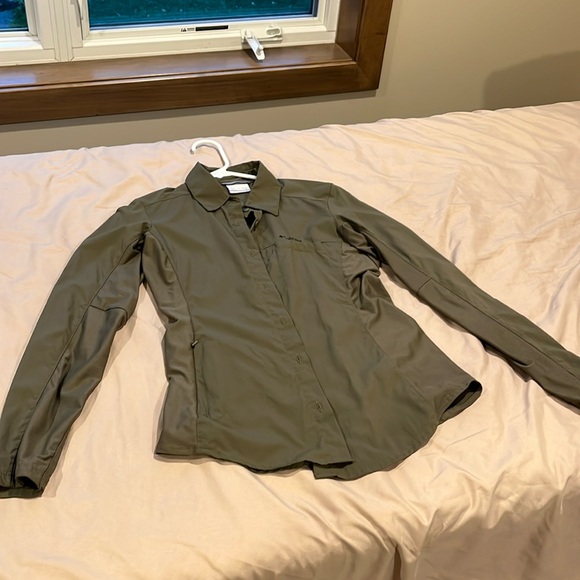 Ladies Columbia Button Up (XS) - Picture 1 of 3